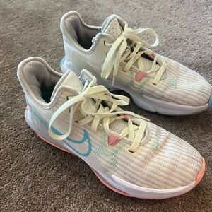 Lebron Easter coconut milk basketball volleyball shoes 8 men’s 9.5 women’s